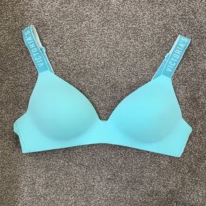 “THE T-SHIRT Wireless Bra” Victoria Secret
